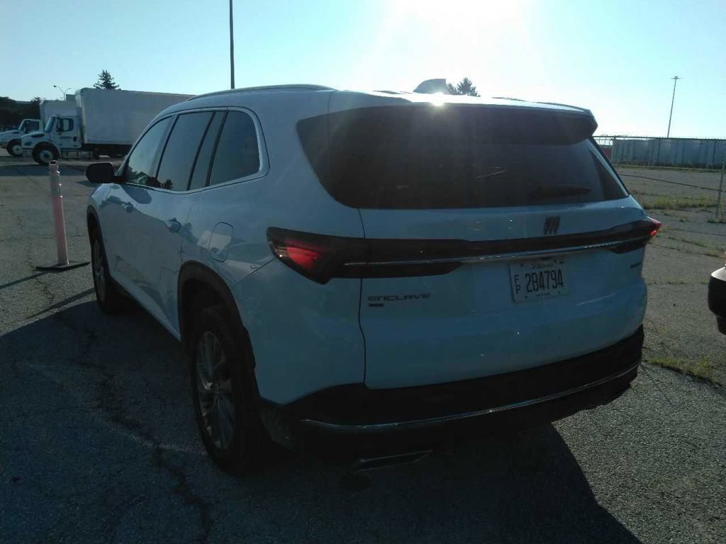 Used 2025 Buick Enclave Preferred AWD/4WD image 5