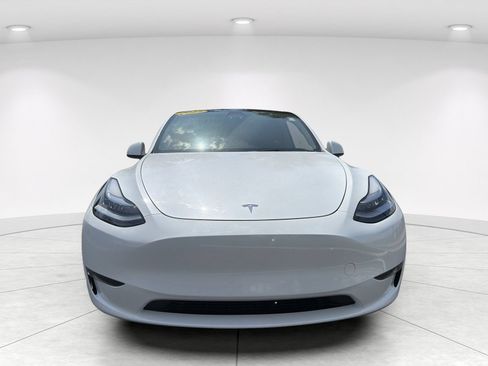Used 2023 Tesla Model Y Performance AWD/4WD image 2