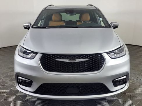 New 2026 Chrysler Pacifica Pinnacle image 2