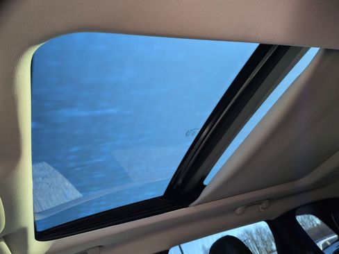 Used 2016 Jeep Cherokee Limited image 20