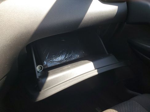 Used 2021 Nissan Rogue Sport SV image 29