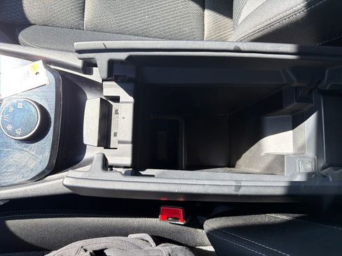 Used 2024 Nissan Rogue SV image 25