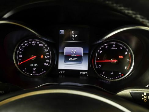 Used 2018 Mercedes-Benz GLC 300 4MATIC image 26