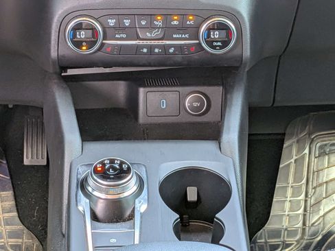 Used 2020 Ford Escape Titanium FWD image 18