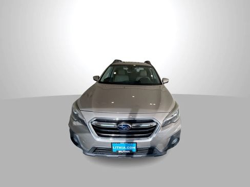 Used 2018 Subaru Outback 2.5i Limited AWD/4WD image 3