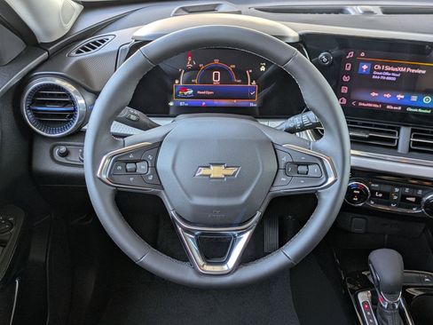 New 2026 Chevrolet Trax LT w/ Driver Confidence Package image 9