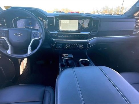 Used 2024 Chevrolet Silverado 1500 LT Trail Boss w/ LT Trail Boss Premium Package image 8