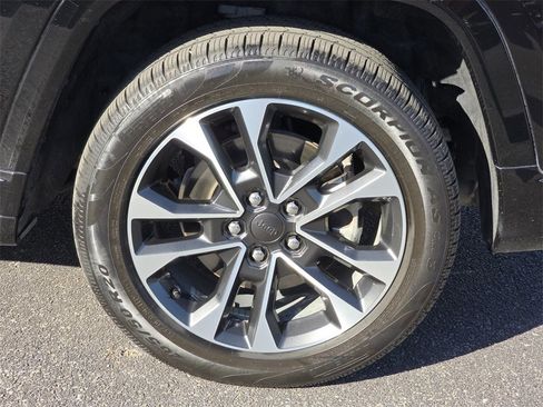 Used 2021 Jeep Grand Cherokee L Overland image 8