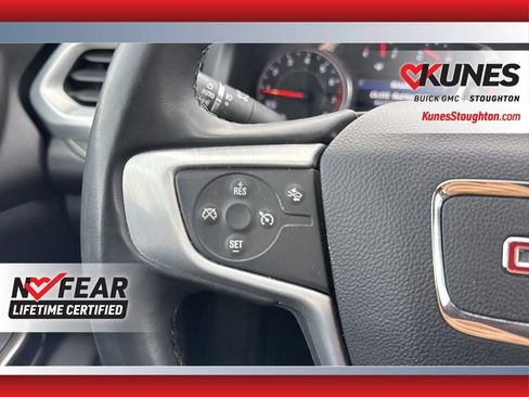 Used 2023 GMC Acadia SLT image 25