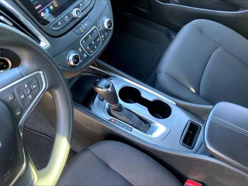 Used 2020 Chevrolet Malibu LT image 16