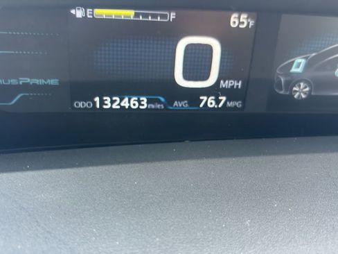 Used 2018 Toyota Prius Prime Plus FWD image 25