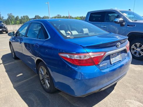 Used 2017 Toyota Camry SE FWD image 6