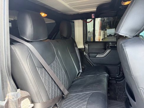 Used 2017 Jeep Wrangler Unlimited Sport w/ Quick Order Package 24S AWD/4WD image 13