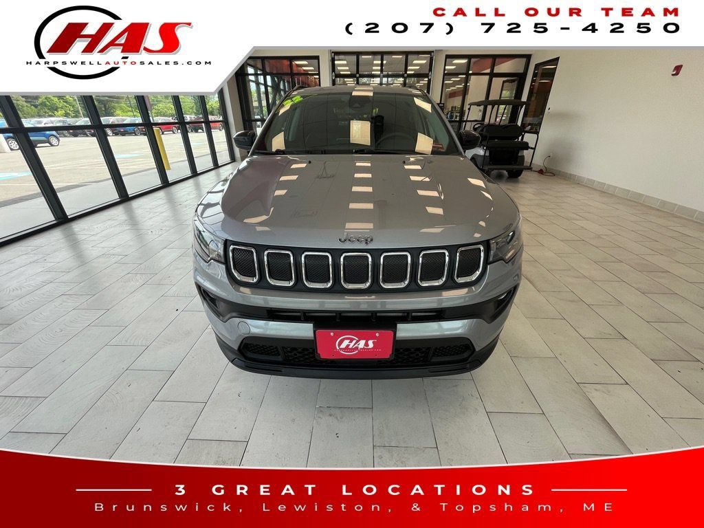 Used 2022 Jeep Compass Latitude AWD/4WD image 9