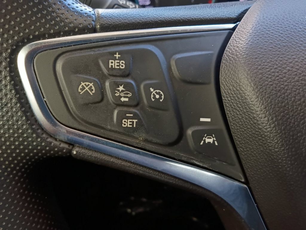 Used 2024 Chevrolet Malibu LT FWD image 11