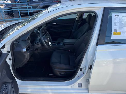 Used 2025 Nissan Altima 2.5 SV FWD image 27