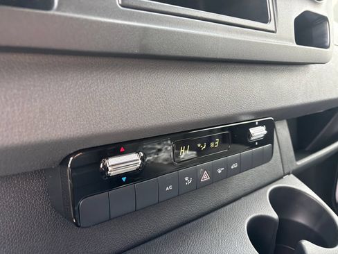 Used 2025 Mercedes-Benz Sprinter 2500 image 13