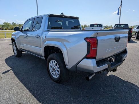 Used 2025 Toyota Tacoma SR5 image 8