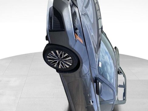 Used 2024 Nissan Altima 2.5 SV image 2