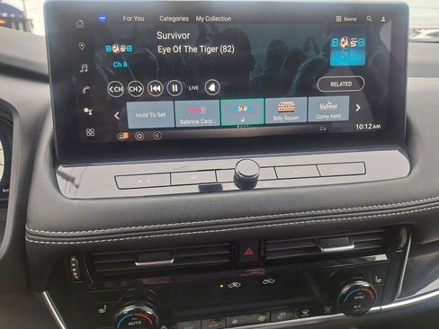 Used 2024 Nissan Rogue SL w/ SL Premium Package image 10