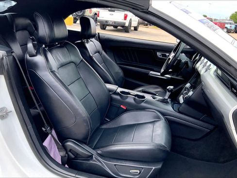 Used 2017 Ford Mustang Premium RWD image 8