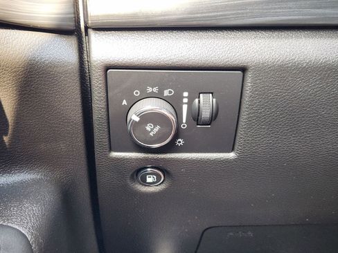 Used 2020 Jeep Grand Cherokee Altitude image 30