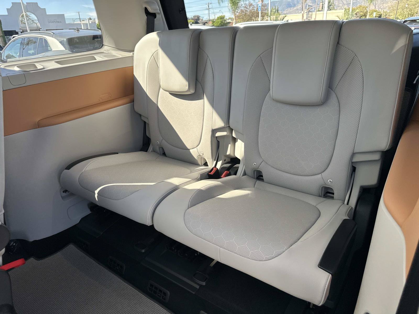 Certified 2025 Volkswagen ID. Buzz 1st Edition AWD/4WD image 26