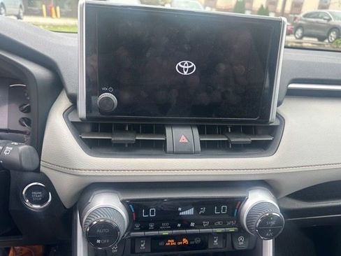 Used 2023 Toyota RAV4 XLE w/ Convenience Package AWD/4WD image 15