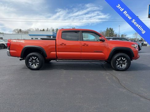 Used 2018 Toyota Tacoma TRD Off-Road image 8