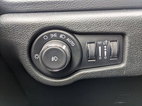 New 2026 Chrysler Pacifica Select image 50