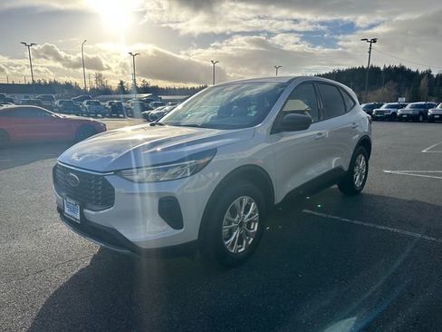 Used 2025 Ford Escape Active AWD/4WD image 7