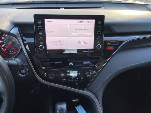 Used 2021 Toyota Camry XSE image 18