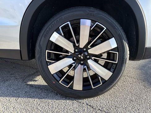 New 2026 Mitsubishi Outlander SE image 10