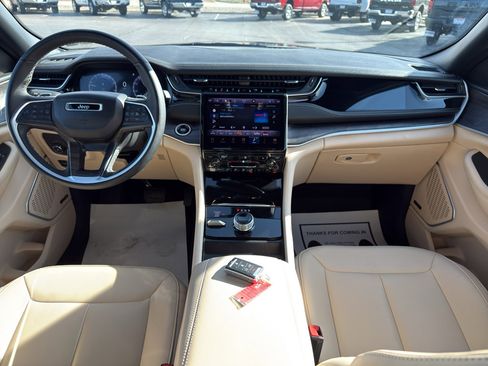 Certified 2024 Jeep Grand Cherokee Limited w/ Trailer Tow Package image 15