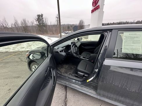 Used 2023 Toyota Corolla LE image 12
