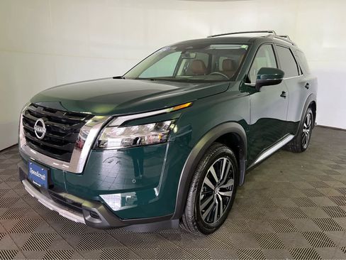 Certified 2024 Nissan Pathfinder Platinum w/ Cargo Package image 3