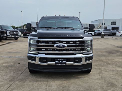 Used 2023 Ford F250 Lariat w/ FX4 Off-Road Package AWD/4WD image 9