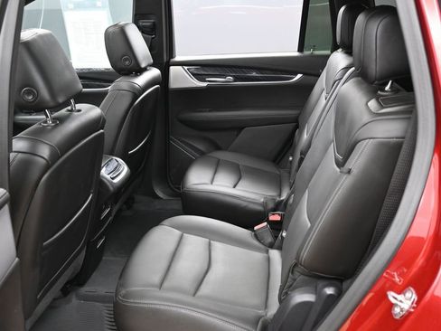 Used 2022 Cadillac XT6 Premium Luxury FWD image 27