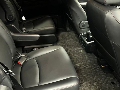 Used 2024 Honda Odyssey Sport image 12