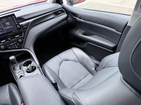 Used 2021 Toyota Camry XSE image 12