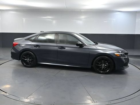 Used 2023 Honda Civic Sport image 4