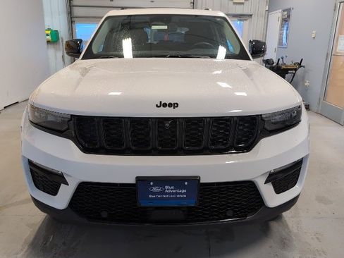 Used 2023 Jeep Grand Cherokee Limited w/ Luxury Tech Group II image 8