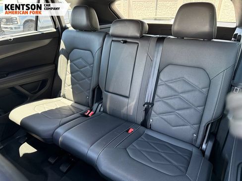 Used 2025 Volkswagen Atlas Cross Sport SE AWD/4WD image 28