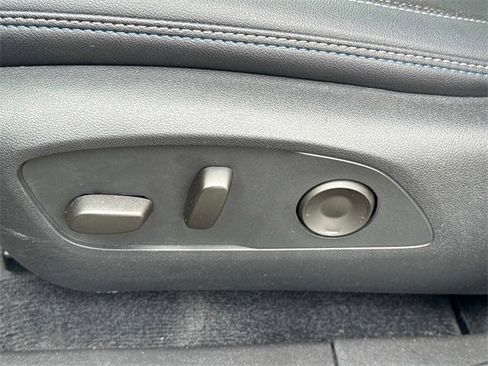 Used 2024 Chevrolet Equinox EV LT image 27