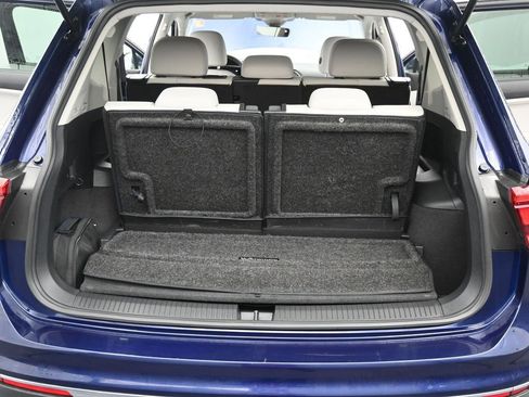 Used 2022 Volkswagen Tiguan SE image 11