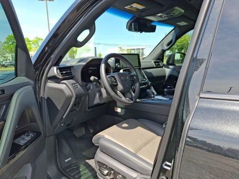 Used 2025 Lexus LX 700h Overtrail w/ Accessory Package (Z1) AWD/4WD image 5