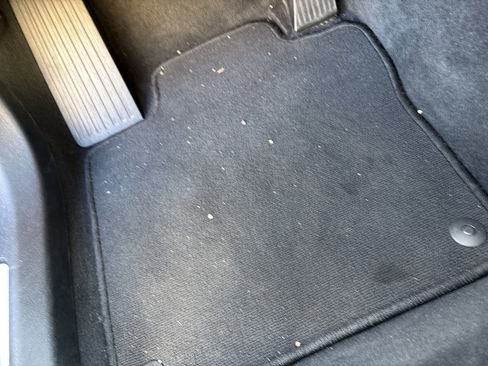 Used 2025 Volvo XC60 B5 Plus image 17