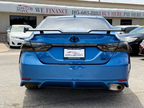 Used 2020 Toyota Camry SE image 6