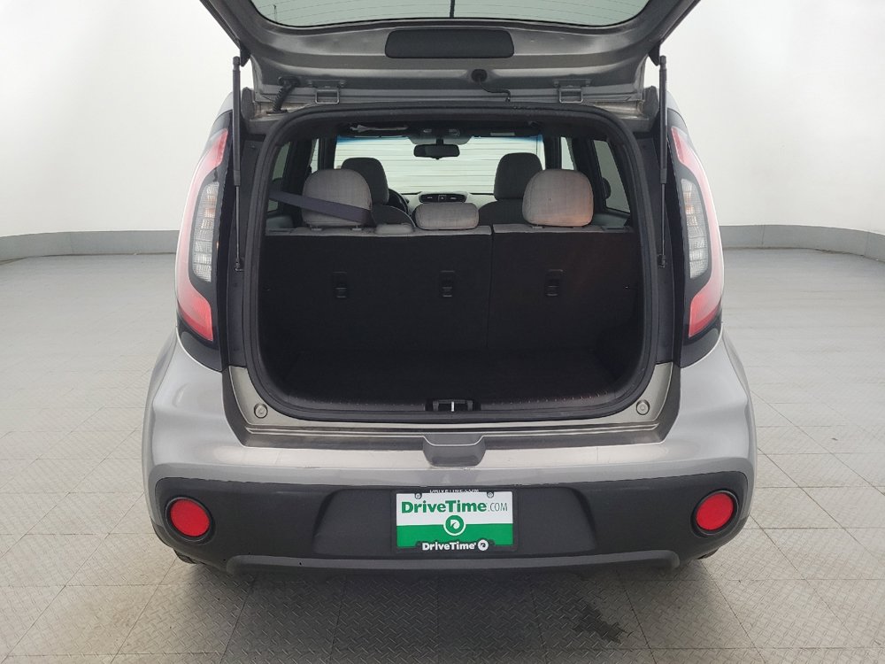 Used 2018 Kia Soul FWD image 29