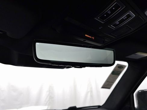 New 2025 Land Rover Defender 90 V8 image 22